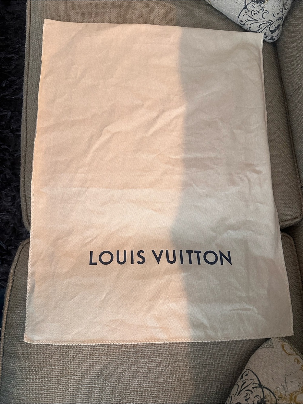 Louis Vuitton Ivory Canvas Dust Bag with Navy Logo - Picture 2 of 3